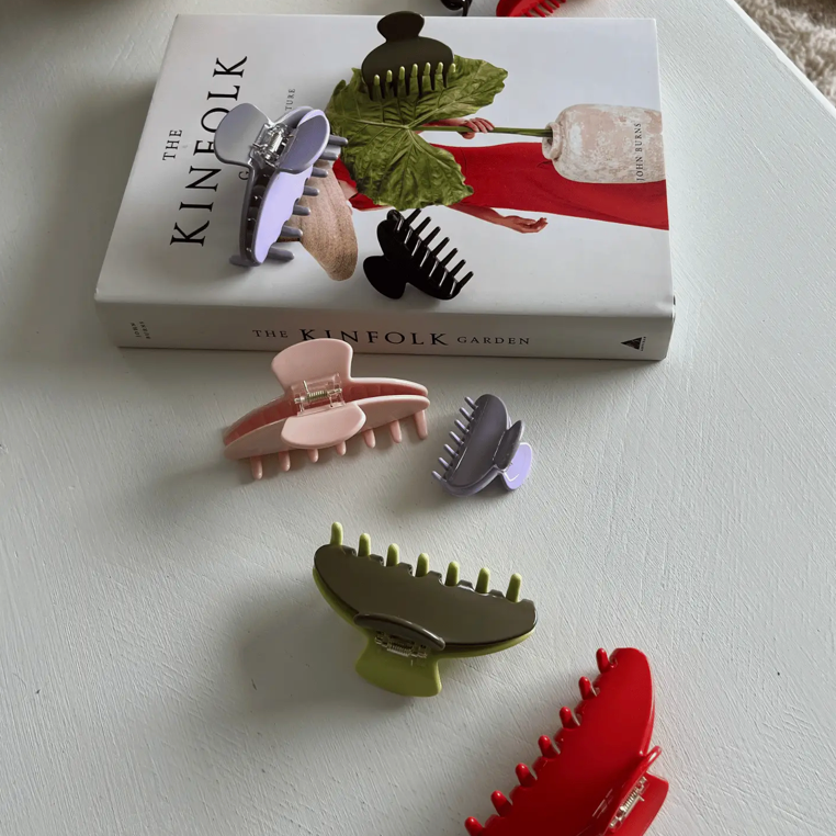 Two-Tone Lemongrass Clip