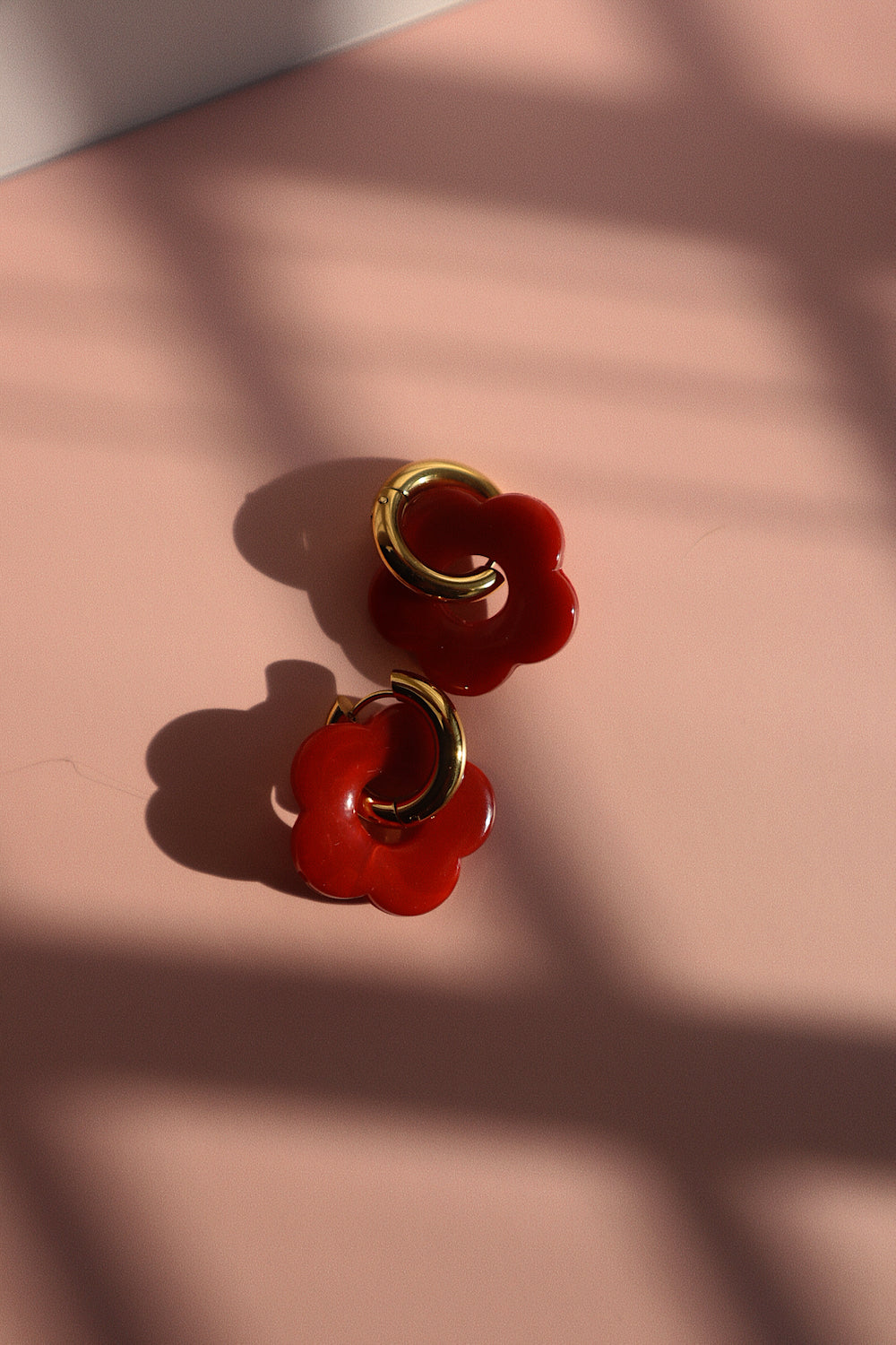 Penelope Red Daisy Hoop