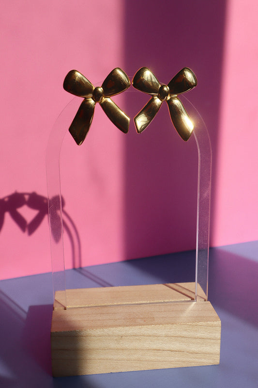 Bow Stud