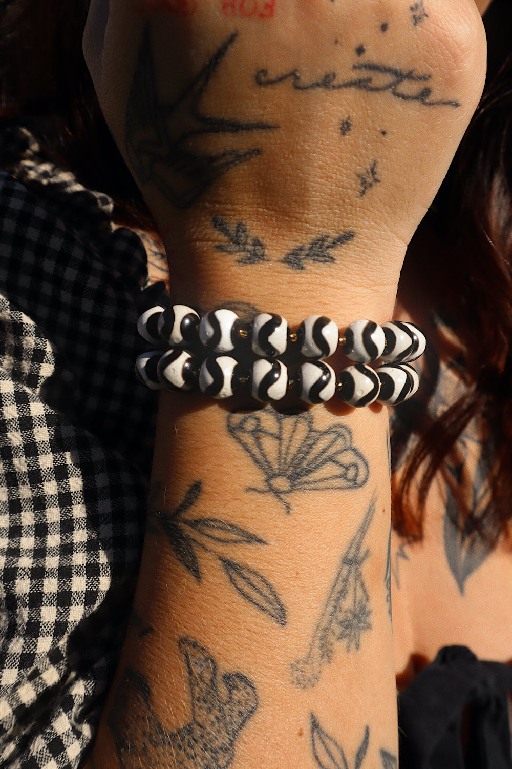 Wavy Monochromatic Chunky Stacker