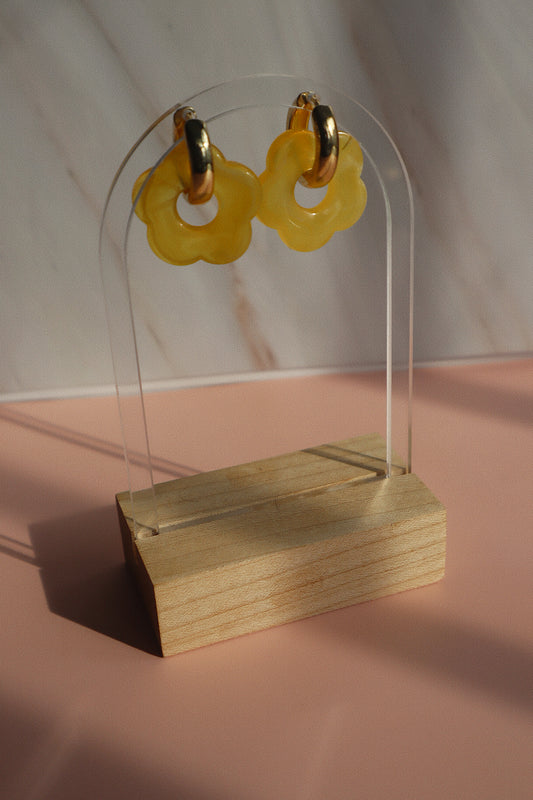 Daisy Huggie- Butter