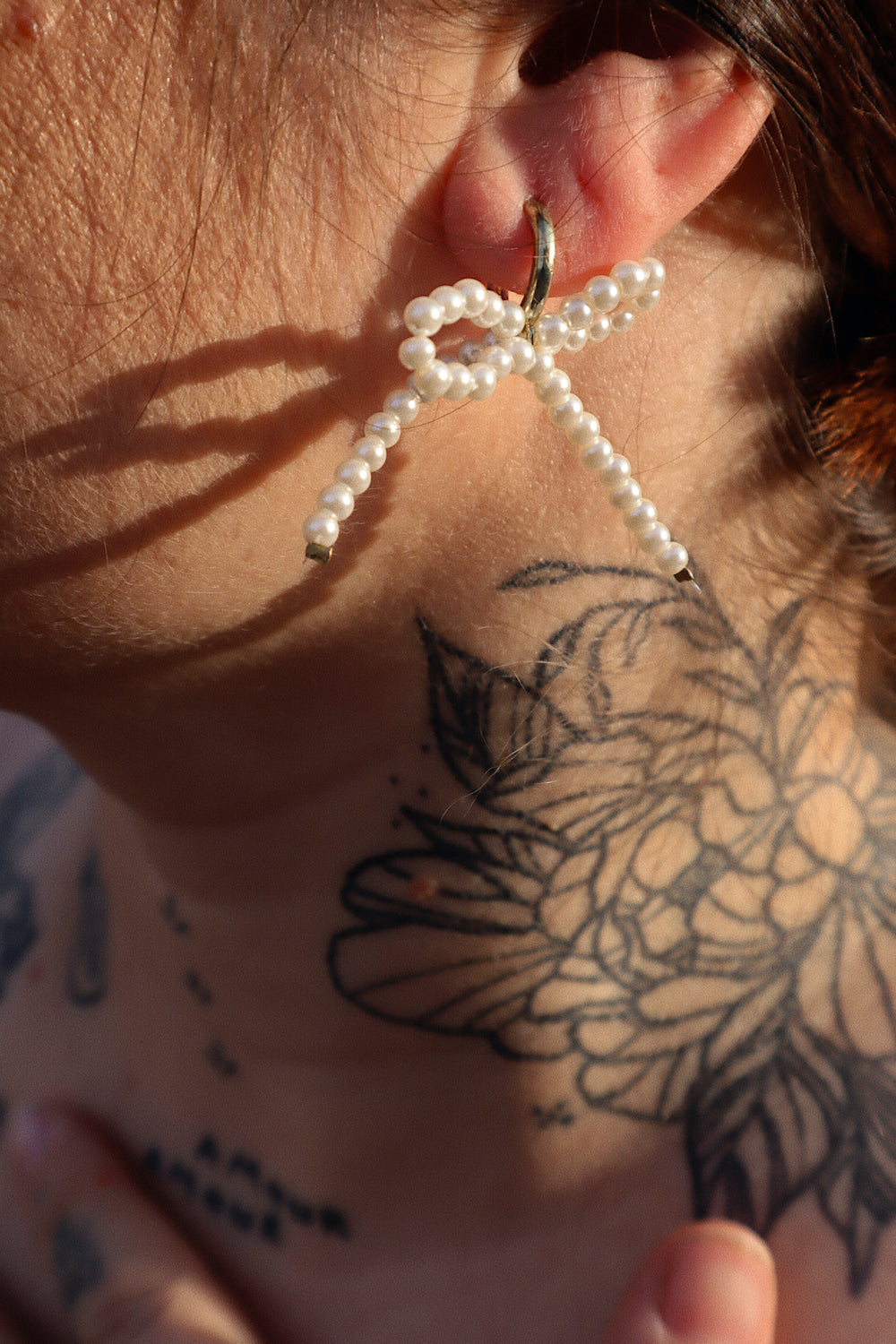 Thea Pearl Bow Earring