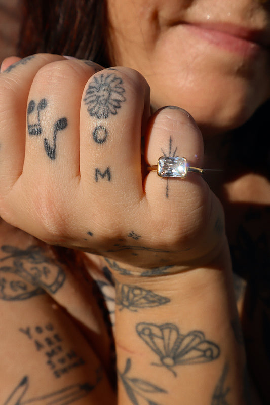 Vida Pinky Ring